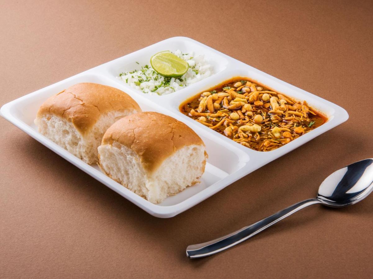 Spot On 64818 Hotel Minal Jamnagar Ngoại thất bức ảnh